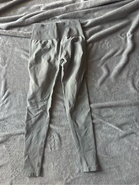 Aurola High-Waist Performance Leggings — Light Gray
